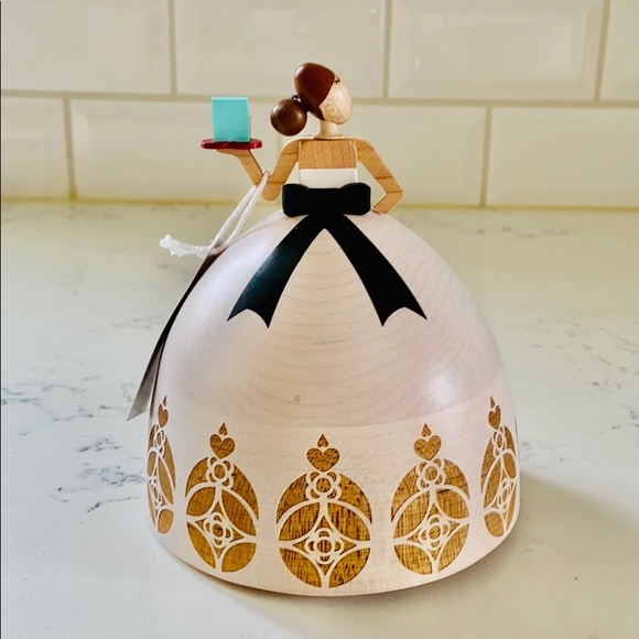 Wooderful Life Dancing Bride Wooden Music Box - Picture 6 of 14